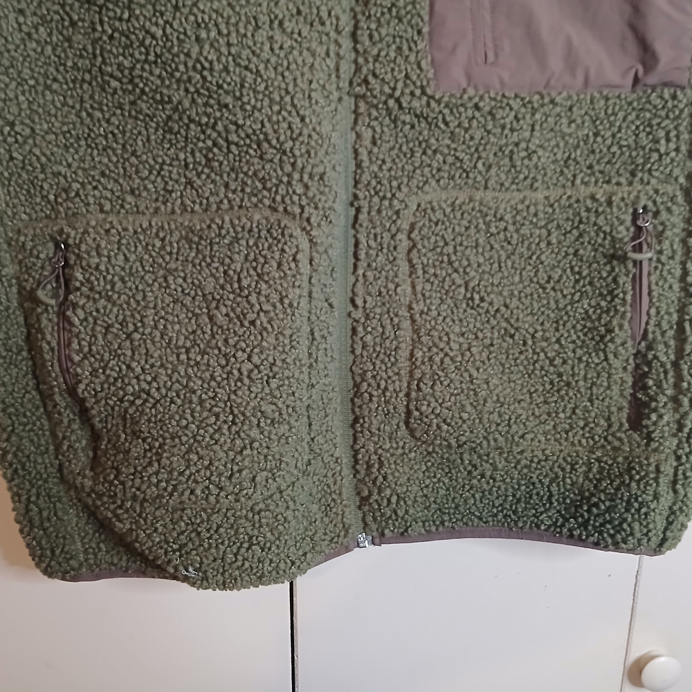 Men's Olive Green Fleece Vest - Picture 3 of 10
